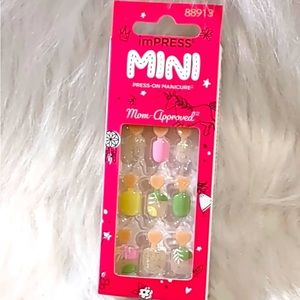 NIB Kiss imPRESS Press On Nails Manicure One Step Charms Kids